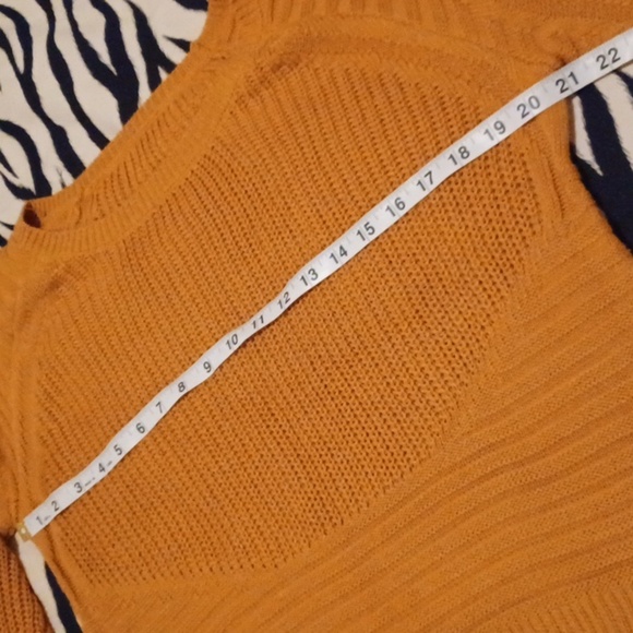 💙🌹mustard color sweater - Picture 9 of 13